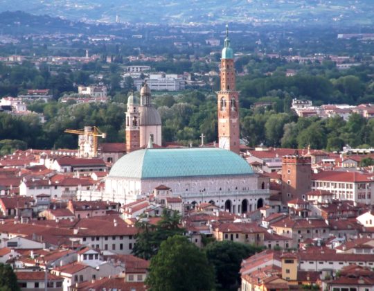Vicenza_Basilica_vista_da_Monte_Berico